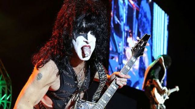 KISS Frontman PAUL STANLEY Talks Interaction With Photographers - "I'm Not A Ham; I'm The Whole Pig"