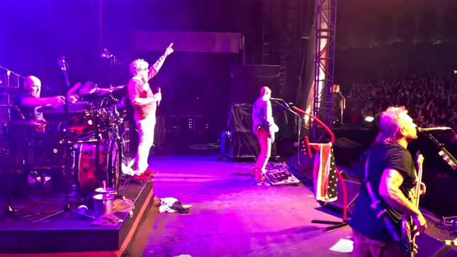 SAMMY HAGAR Performs With THE CIRCLE For 50,000 Redheads In St. Louis; Video Streaming