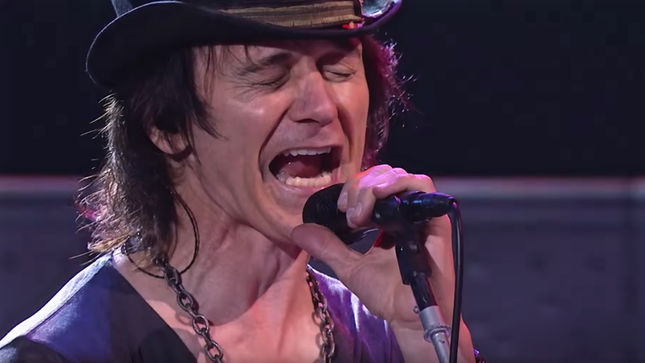 STYX Vocalist Lawrence Gowan Talks Hanging With Kerry King – “I Think The SLAYER Fans Backstage Were Shocked To See Kerry In About 150lbs Of Chains And All The Tattoos Come Out And Go, ‘Oh Man. That Last Styx Show Was Great. I’m Really Looking Forward To Seeing You Again Soon!’”