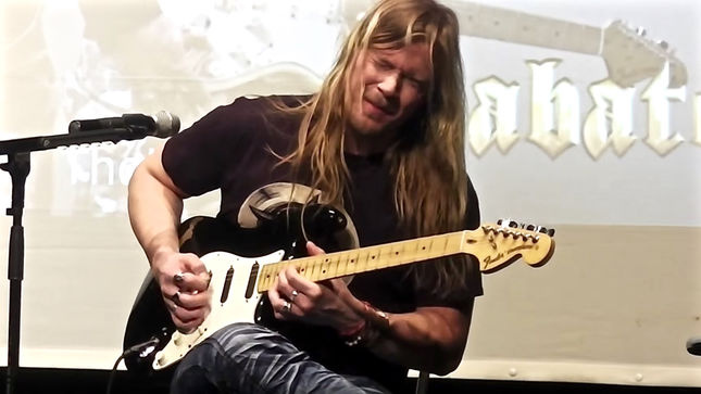 SABATON Guitarist THOBBE ENGLUND Announces Departure From Band