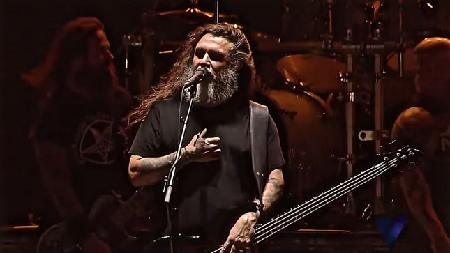 SLAYER "Fan" Spits On TOM ARAYA At San Diego Com-Con Show, Gets Booted From Venue (Video)