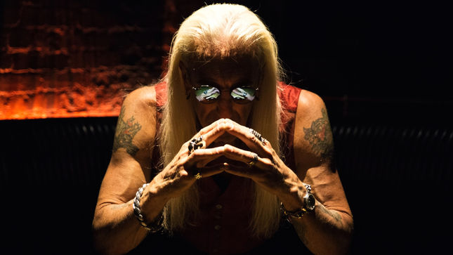 DEE SNIDER Talks What Made TWISTED SISTER A Hit - “It Was Our Attitude, I Call It The Middle Finger Factor”
