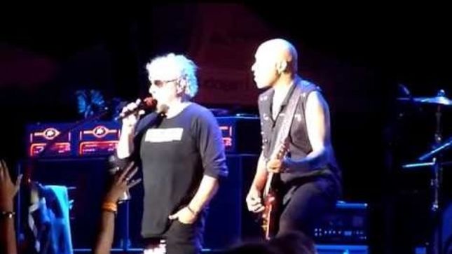 THE CIRCLE Featuring SAMMY HAGAR And MICHAEL ANTHONY Perform VAN HALEN Hits Live In Washington (Video)