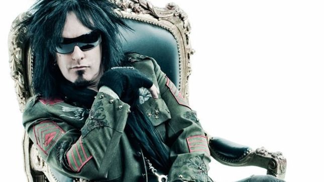 NIKKI SIXX Ditches Twitter And Facebook To "Get Back To What's Real In Life"