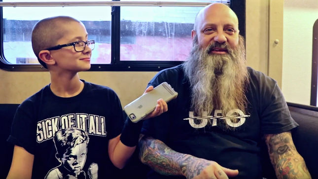 CROWBAR’s Kirk Windstein Recalls Seeing Ghost At PHIL ANSELMO’s House - “I Just Drank More Beer And I Was Fine”; Video