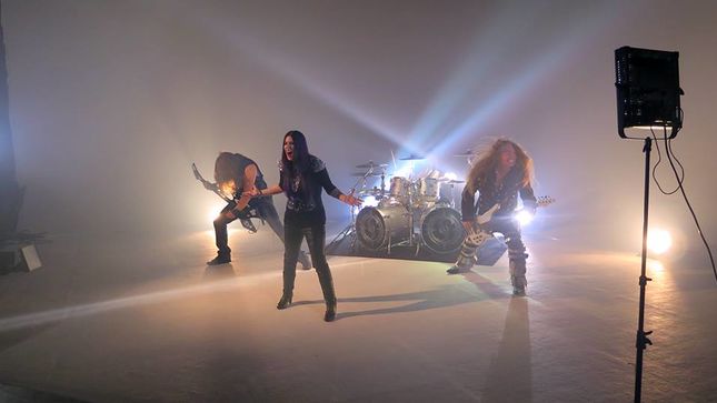 SHADOWSIDE Post Behind-The-Scenes Footage From New Video Shoot 