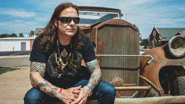 MIKE TRAMP - Former WHITE LION Singer Announces 20th Anniversary Reissue Of Capricorn Album; Two Intimate Shows Confirmed