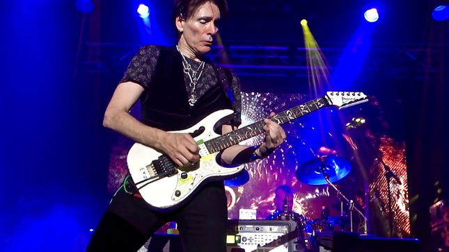 STEVE VAI Talks Worst Gig Ever - "It Was Like A Perfect Storm Of Technical Crap; It Was Embarrassing"