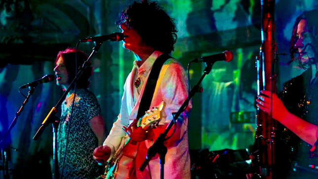 KNIFEWORLD Perform “I Must Set Fire To Your Portrait” Live At Bush Hall; Video