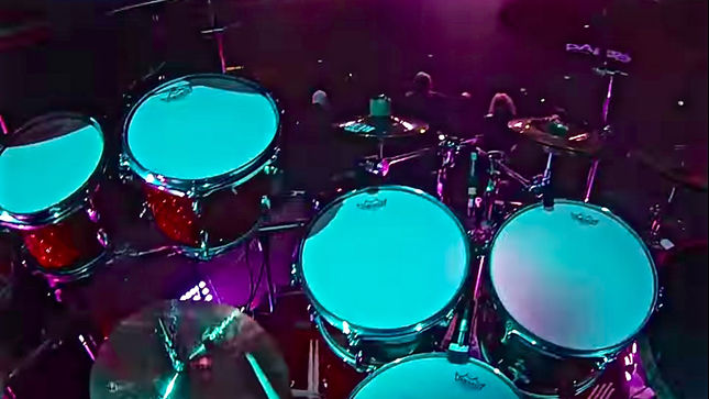 SAXON - Birds Eye View Video From Drummer NIGEL GLOCKLER Streaming