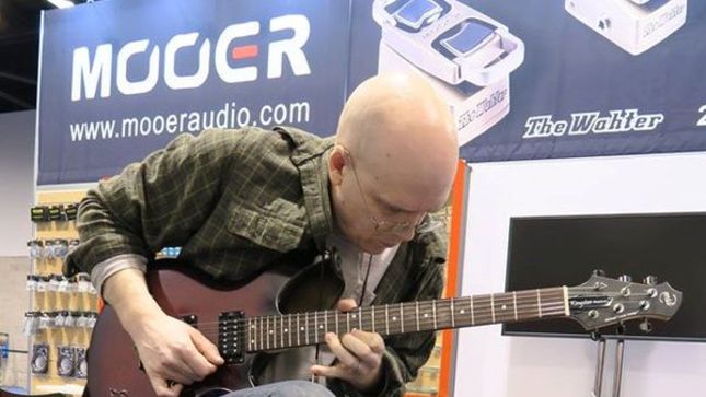 DEVIN TOWNSEND Demonstrates Prototype Of Signature Ocean Machine Pedal (Video)