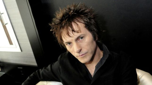 Former GUNS N' ROSES Bassist TOMMY STINSON On His Departure - "I Hope That Was The Thing That Pushed The Reunion To Happen" 