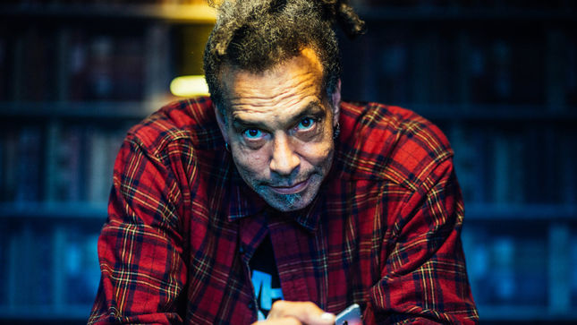CHUCK MOSLEY - Heroin Overdose Suspected In Death Of Former FAITH NO MORE Singer