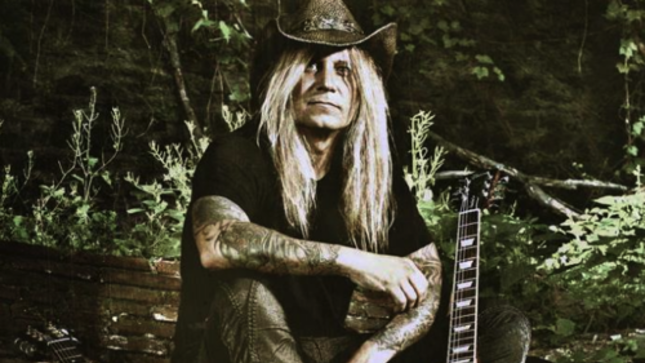 SAVATAGE / TRANS-SIBERIAN ORCHESTRA Guitarist CHRIS CAFFERY's Track-By-Track Look Back On Faces Solo Album - "Life, Crazy Life"