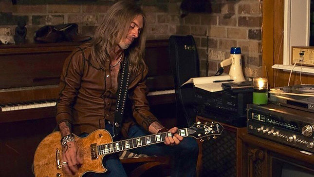 REX BROWN - Former PANTERA / DOWN Bassist Signs With eOne; Debut Solo Album Due Later This Year
