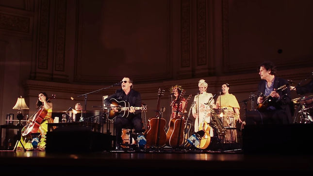 JOE BONAMASSA - Multi-Format Release Live At Carnegie Hall - An Acoustic Evening Due In June; Video Trailer Streaming