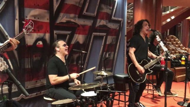 KISS - Fan-Filmed Video Of "Comin' Home" From Acoustic Set At Grand Sierra Resort In Reno Posted