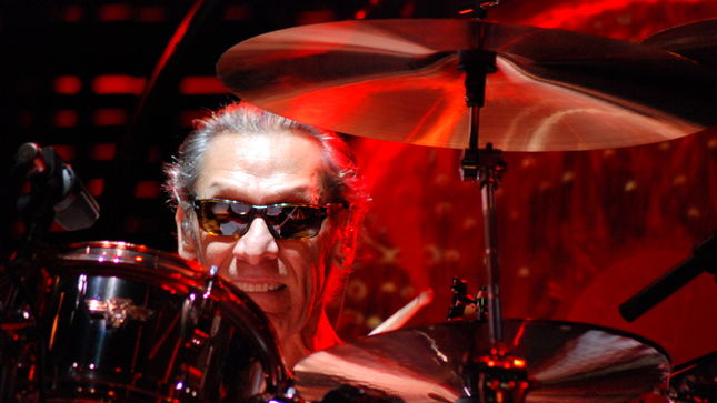 ALEX VAN HALEN’s Son Says His Dad “Plays His Cards Close To His Chest” When It Comes To Rock N’ Roll Stories
