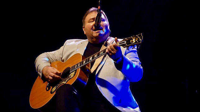 Late EMERSON, LAKE & PALMER Frontman GREG LAKE’s Lucky Man Memoir Now Available In The UK; Promo Video Streaming