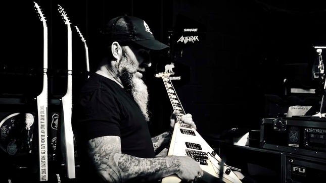 ANTHRAX Guitarist SCOTT IAN Featured In New Backstage Pass Episode From Jackson Guitars; Video