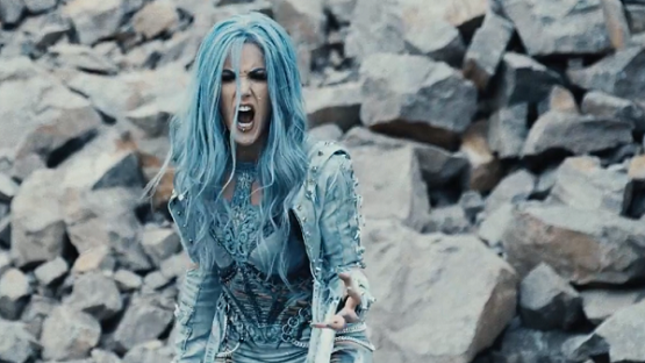 ARCH ENEMY Vocalist ALISSA WHITE-GLUZ - "The Definition Of Metal Has Become 'Be Yourself; Remember Who You Are'" (Video)