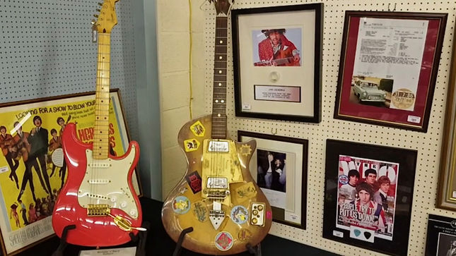 First Guitar JIMI HENDRIX Played In The UK Going To Auction; Video