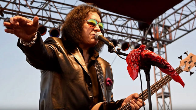 GENE SIMMONS To Perform KISS Classics On First Solo Tour Of Australia