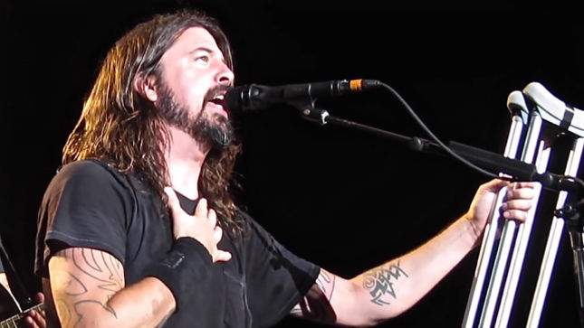 FOO FIGHTERS Frontman DAVE GROHL Gets Surprise Reunion With Doctor Who Assisted Him After Breaking Leg At 2015 Gothenburg Show