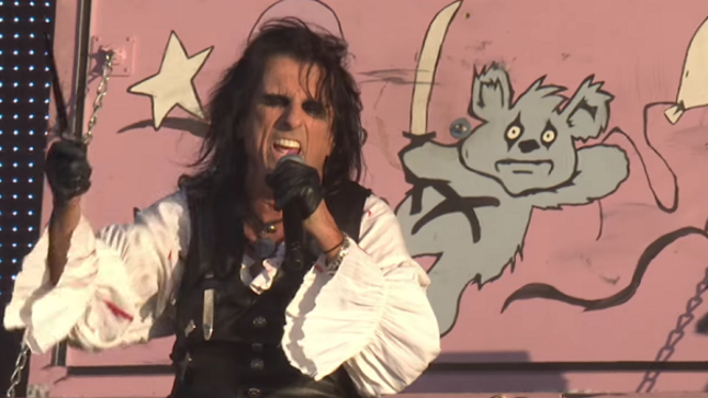 ALICE COOPER Performs “Paranoiac Personality” And “School's Out” Live At Wacken Open Air 2017; Pro-Shot Video Streaming