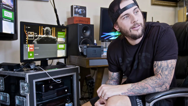 AVENGED SEVENFOLD Singer M. SHADOWS Offers Tour Of Favourite Video Games; Video