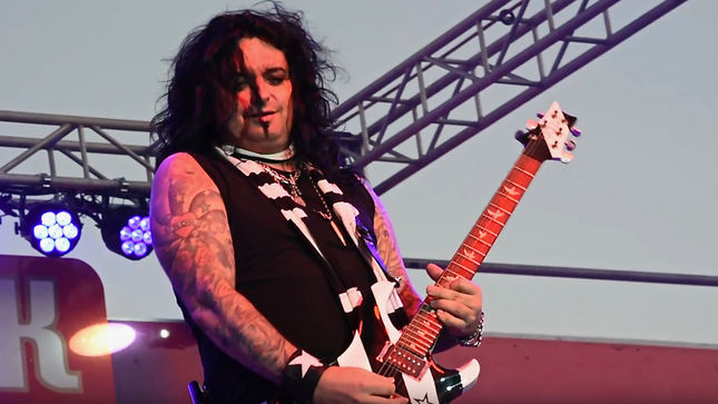 QUIET RIOT Guitarist ALEX GROSSI To Be Featured On Season Finale Of Livin’ The Water Life