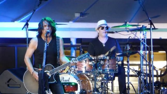 KISS Kruise VII Fan-Filmed Video Of Unmasked Acoustic Show Posted