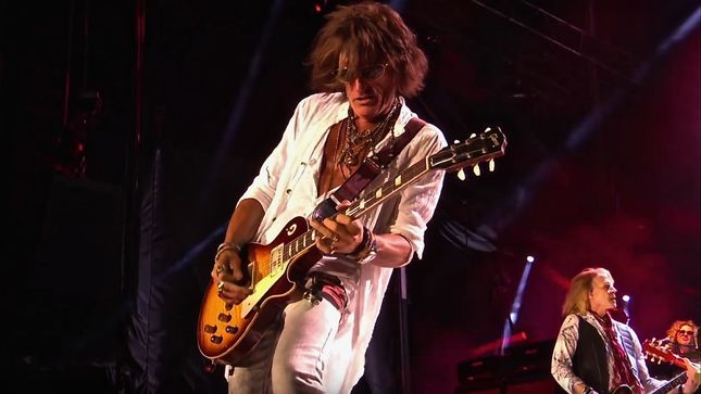 AEROSMITH Guitarist JOE PERRY To Release New Solo Album, Sweetzerland Manifesto, In January; Guests Include ROBIN ZANDER, DAVID JOHANSEN