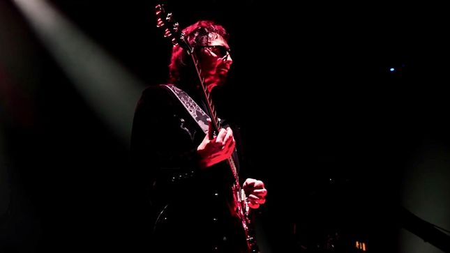 BLACK SABBATH Guitarist TONY IOMMI Shares Bonus Footage From Final Birmingham Concert; Video