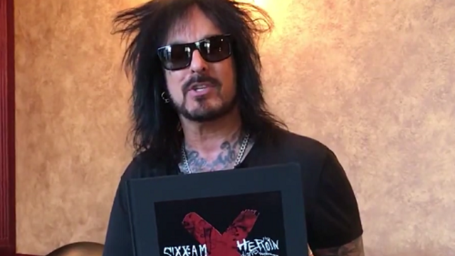 SIXX:A.M. - Unboxing Video Of The Heroin Diaries 10th Anniversary Deluxe Vinyl