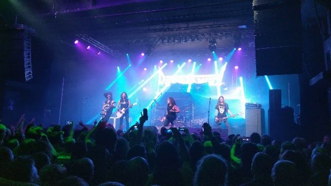 DEATH ANGEL Pay Tribute To MALCOLM YOUNG Live On Stage In Budapest With AC/DC's "Dog Eat Dog"