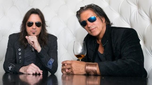 STRYPER Frontman MICHAEL SWEET On Working With GEORGE LYNCH - "It Was A Bucket List Item Of Mine That I Got To Scratch Off"