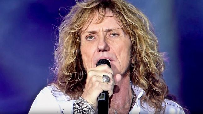 DAVID COVERDALE On DEEP PURPLE's Induction To Rock And Roll Hall Of Fame - "None Of Us Would Have Been Standing On That Stage Without RITCHIE BLACKMORE's Contribution"; Video