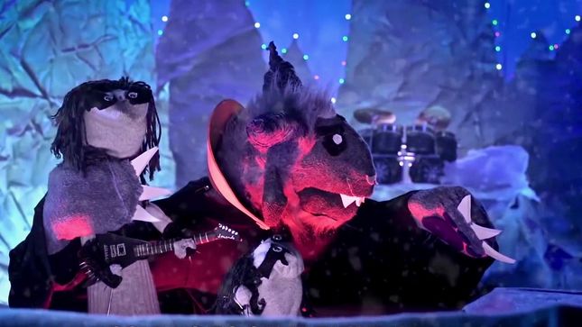IMMORTAL CHRISTMAS Parodies DIMMU BORGIR In "The Banishing" Featuring PHIL ANSELMO; New Sock Puppet Parody Video Streaming