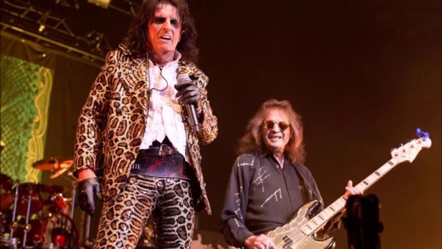 Original ALICE COOPER GROUP Bassist DENNIS DUNAWAY On Line-Up Reuniting After 40 Years - "We Get Together And We're In High School Again"