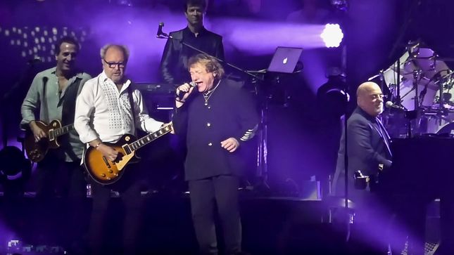 FOREIGNER Founding Members LOU GRAMM And MICK JONES Join BILLY JOEL At New York City Concert; Video