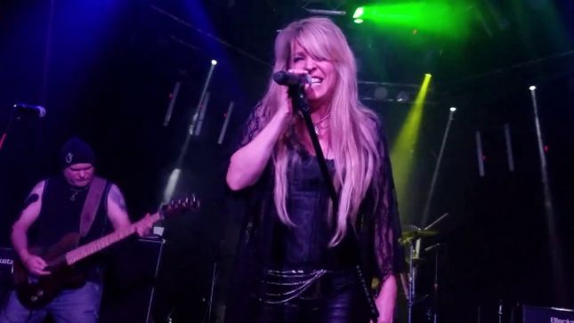 VIXEN Vocalist JANET GARDNER Performs Solo Show In Hollywood; Fan-Filmed Video Of "Rat Hole" Posted