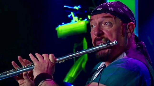JETHRO TULL Leader IAN ANDERSON Discusses His Career - "My 'Plan A' Was To Become A Policeman" ; Video