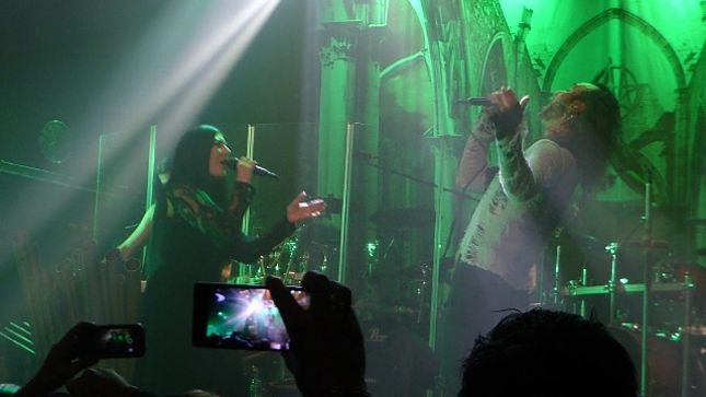 CRADLE OF FILTH Backing Vocalist LINDSAY SCHOOLCRAFT Performs "Scorpion Flower" With MOONSPELL In Tilburg (Video)