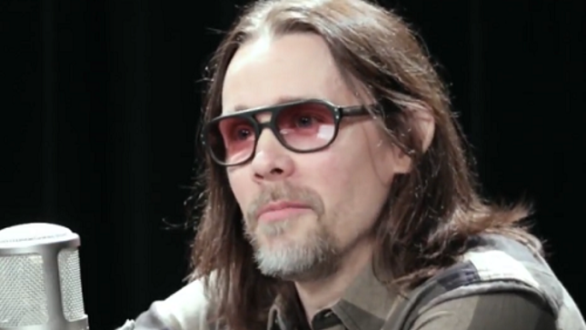 MYLES KENNEDY - Video Of Acoustic Performance At Paste Studio 