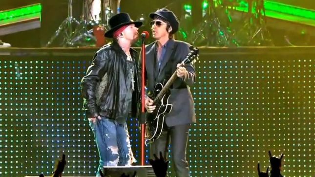 IZZY STRADLIN Was Due To Take Part In GUNS N' ROSES Not In This Lifetime Tour - "He Left After The Soundcheck And Never Turned Up For Another One Or An Appearance"
