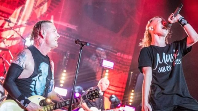 STONE SOUR Frontman COREY TAYLOR On Performing "Song #3" With Son Live On Stage In July 2017 - "I'd Never Felt That Kind Of Pride In My Life"