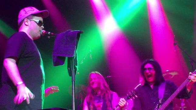 GENE SIMMONS - Fan-Filmed Video Of Blind Fan BRIAN McCAULEY Performing KISS Classic "Dr. Love" Posted: "We Did Not Rehearse With Him"