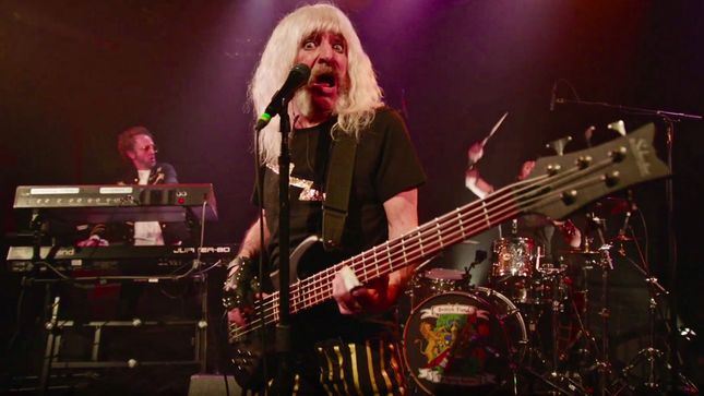 SPINAL TAP Bassist DEREK SMALLS Premiers "It Don't Get Old" Music Video
