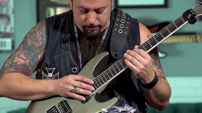 ADRENALINE MOB Guitarist MIKE ORLANDO Discusses Two-Handed Tapping Technique In New Episode Of Mob Rules; Video